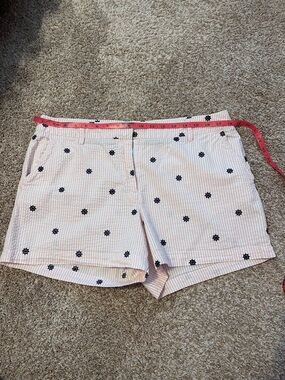 British Khaki Light Pink Striped Embroidered Shorts seersucker size 12 EUC